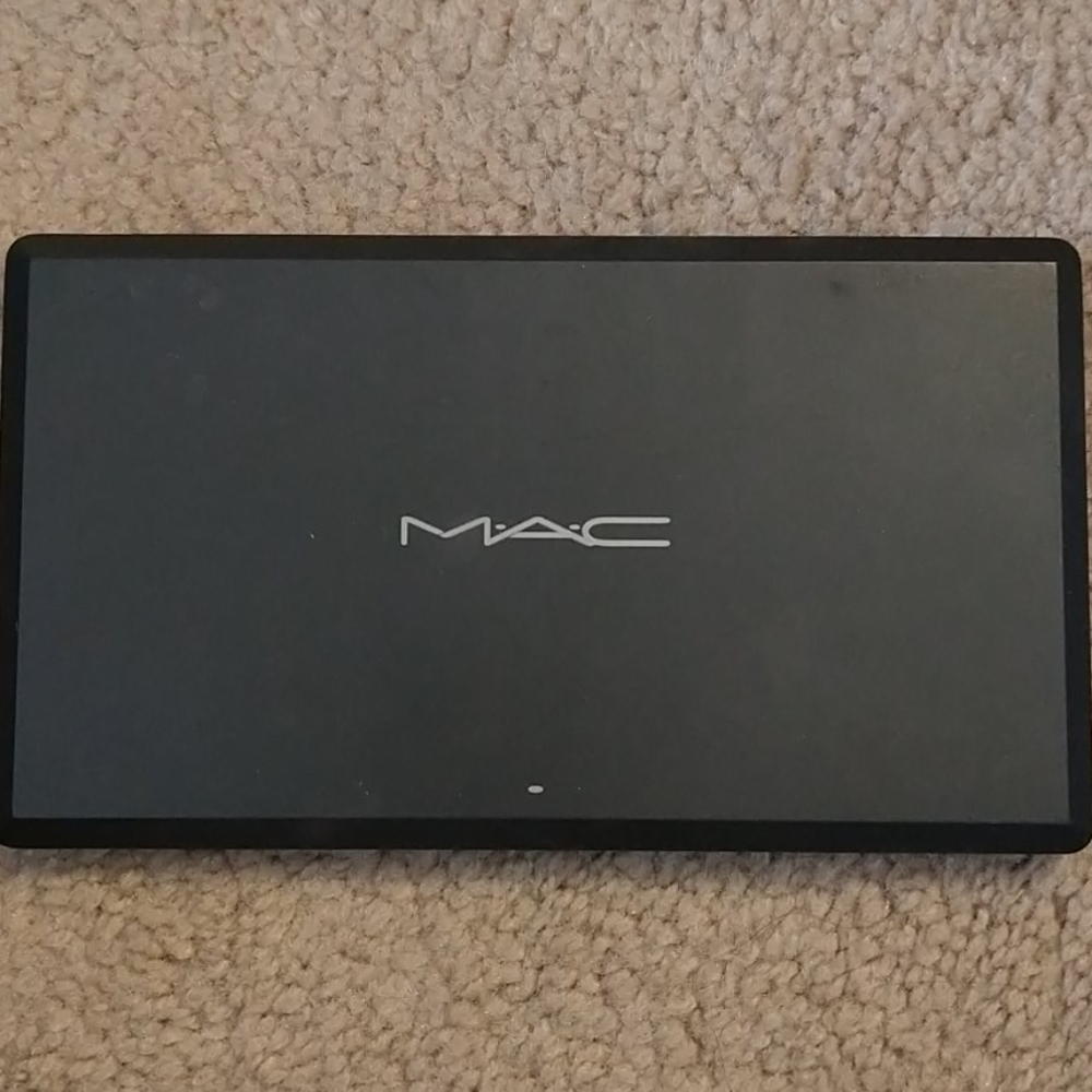 MAC eye shadow holder